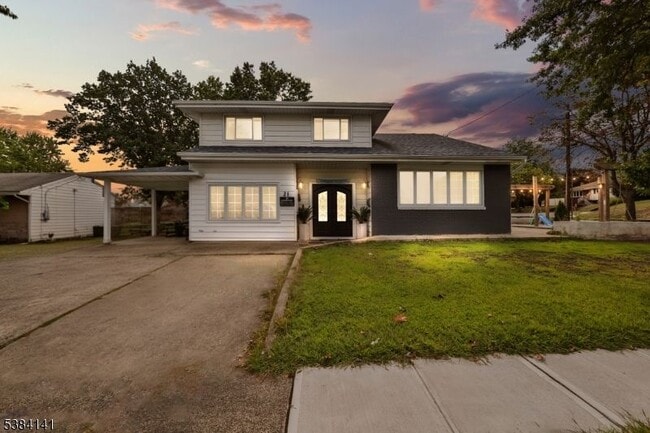 Building Photo - 231 Starmond Ave