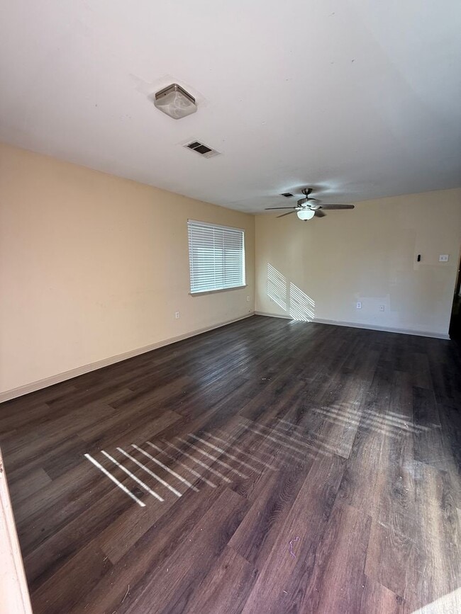 Photo - AM 8181-83 Jefferson Park Apartment