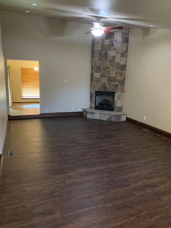 Building Photo - 10816 Bayberry Dr