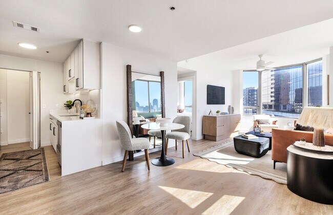 Foto del edificio - Whitney Uptown