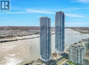 Building Photo - 660 Quayside Dr