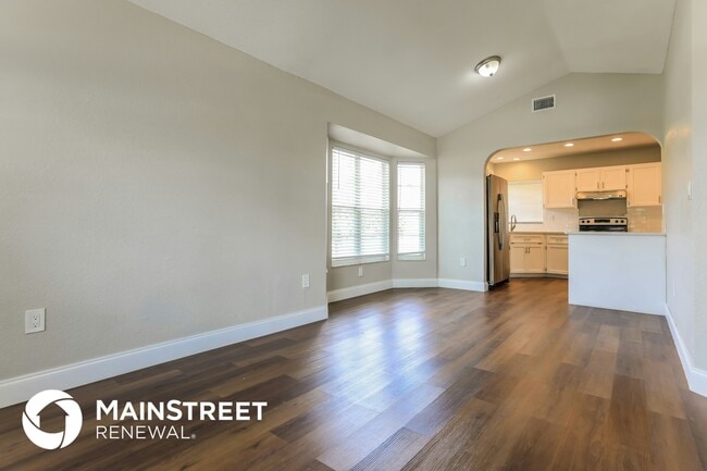 Building Photo - 5004 Bonnet Ave