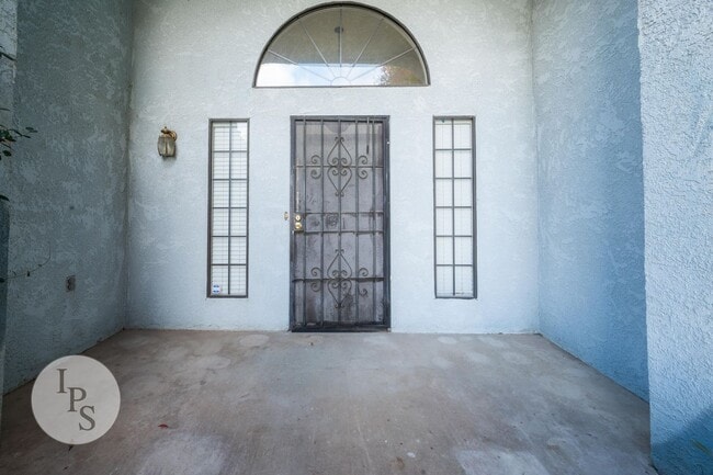 Building Photo - North West Fresno Home, 3BR/2BA, 1878sf, N...