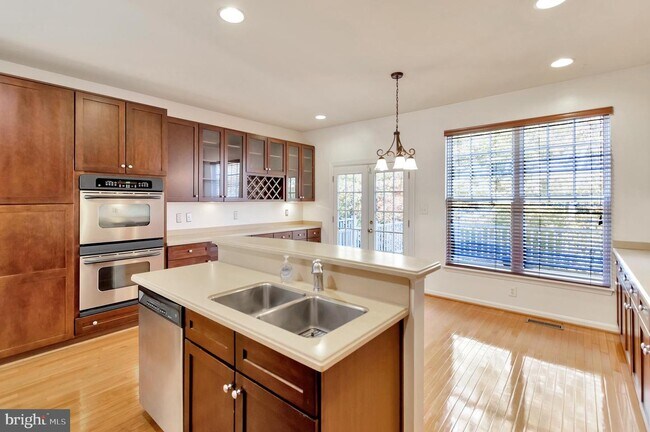 Foto del edificio - 8139 Dove Cottage Ct