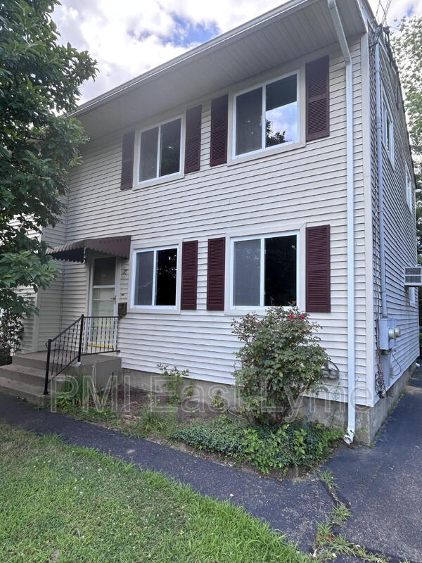 Photo - 76 Cloverdale Dr House