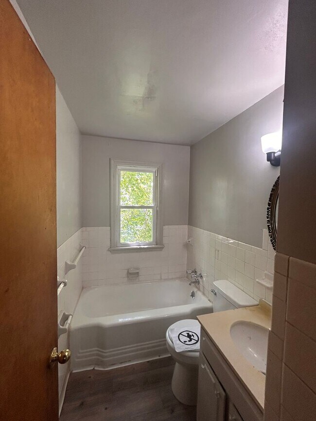 Foto del edificio - 4609 Standish Dr