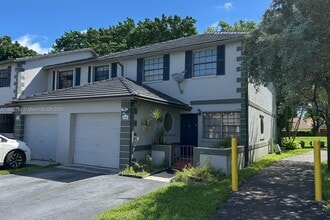 Building Photo - 11047 SW 154th Ct
