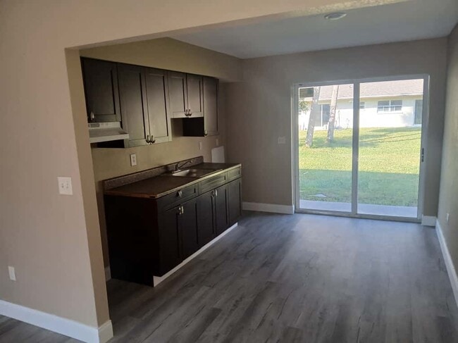 Foto del edificio - 753 NE 9th St