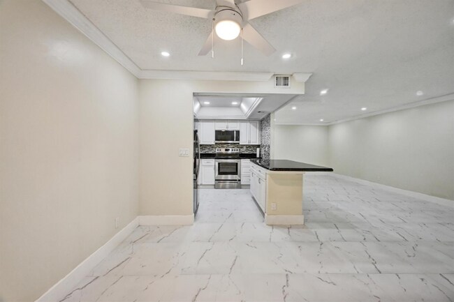 Foto del edificio - 3336 Quail Close