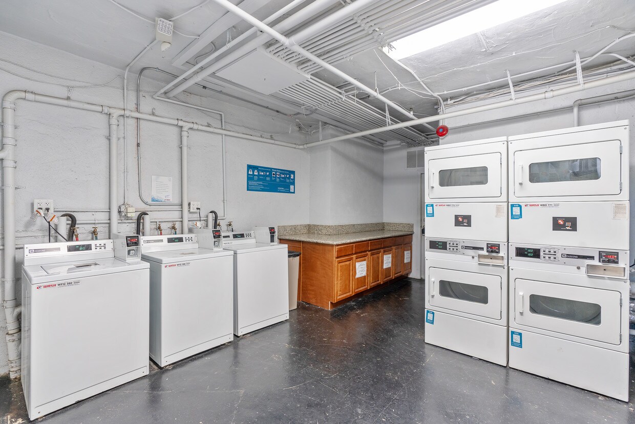 Foto del edificio - The Heights at Echo Park