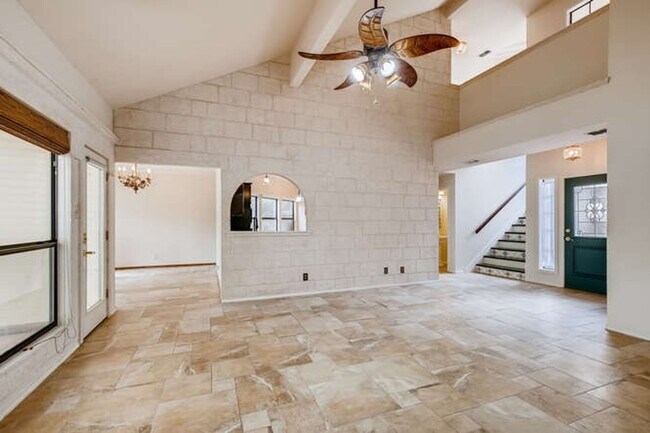 Building Photo - Custom 3 BR/2.5 Bath in N.E. San Antonio