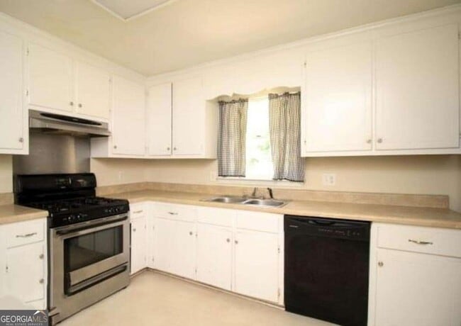 Foto del edificio - 220 Providence Rd