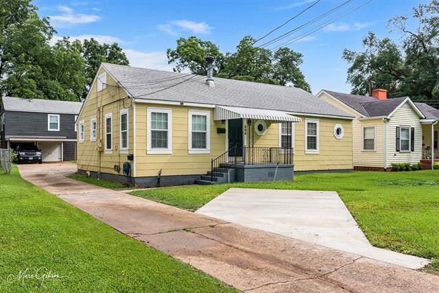 Primary Photo - 204 Leo Ave