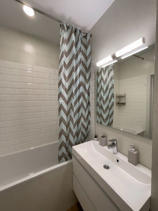 Interior Photo - Division & Highland Rowhomes