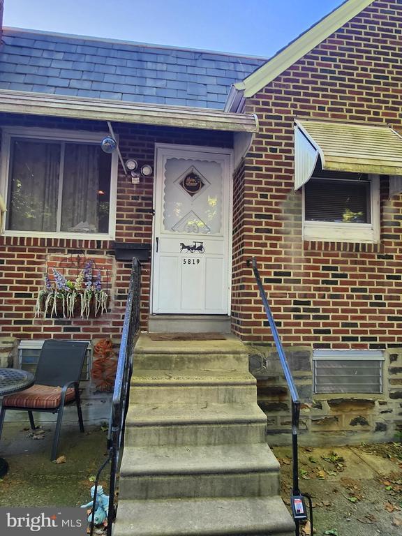 Building Photo - 5819 Bustleton Ave
