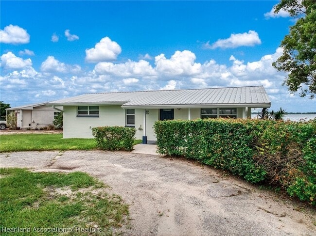Building Photo - 403 Lake Lotela Dr