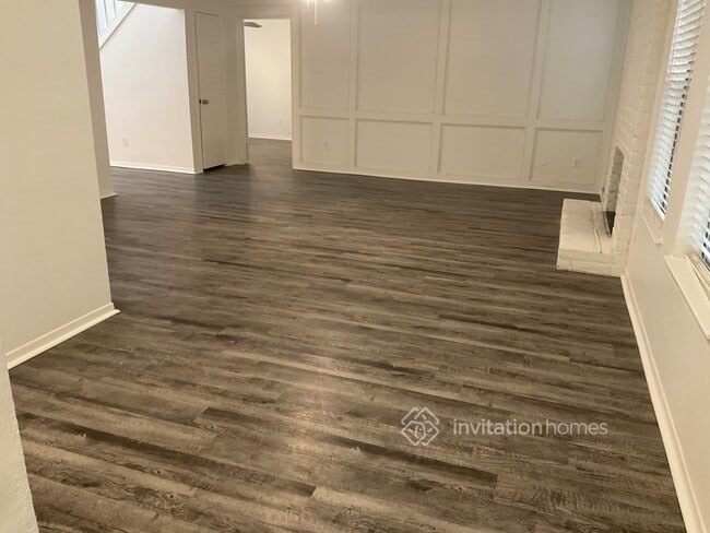 Building Photo - 4018 Pecan Knoll Dr
