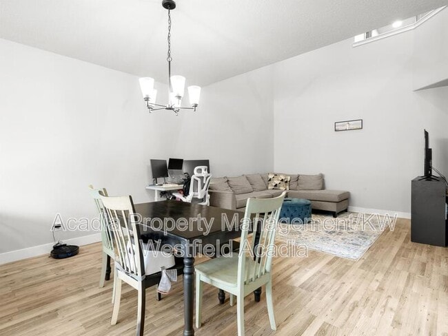 Foto del edificio - 3928 Hardman Way