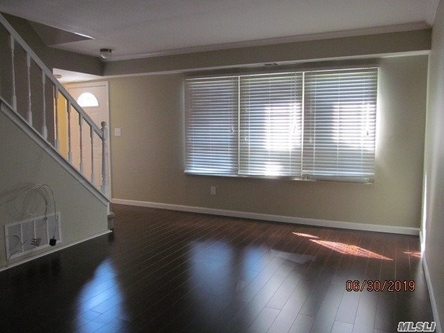 Building Photo - 10 Whalers Cove Dr