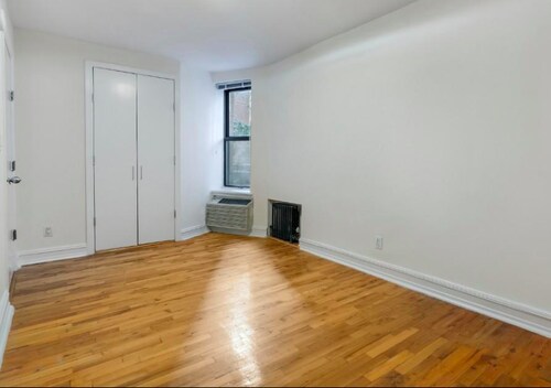 Foto del edificio - 148 W 68th St