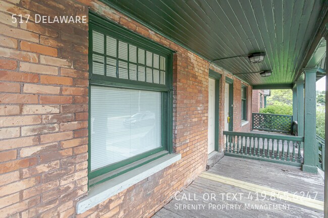 Building Photo - 517 W Delaware Ave