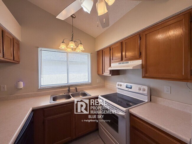 Building Photo - 4719 Silver Cir