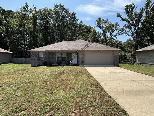 Building Photo - 16 Lilly Ann Cir