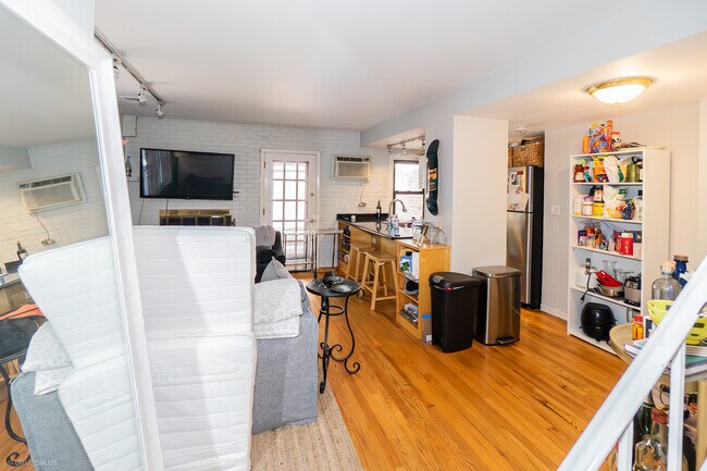 Foto del edificio - 455 W Grant Pl