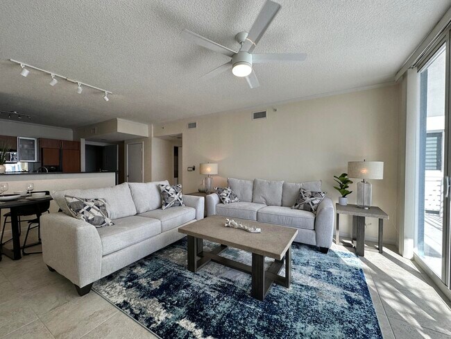 Building Photo - 1551 N Flagler Dr
