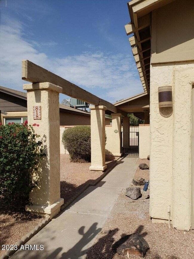 Building Photo - 818 N 86th Pl