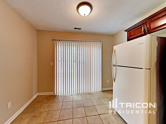 Building Photo - 9617 Kenneth Glenn Dr