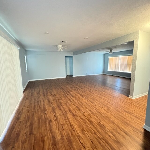 Foto del edificio - 733 Oleander Dr SE