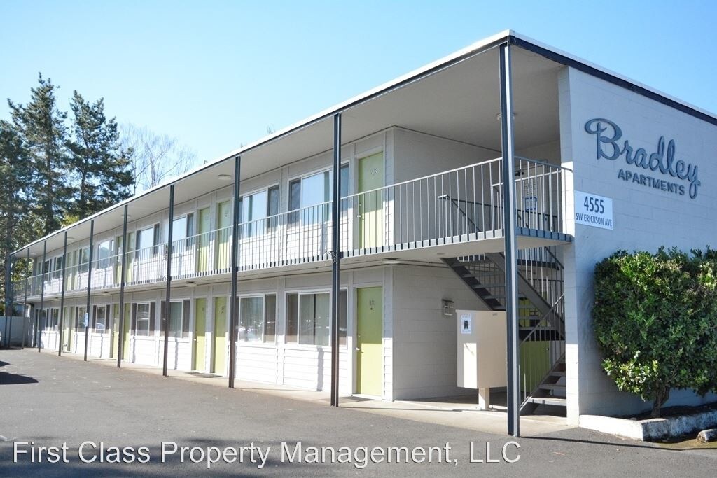Primary Photo - 4555 SW Erickson Ave