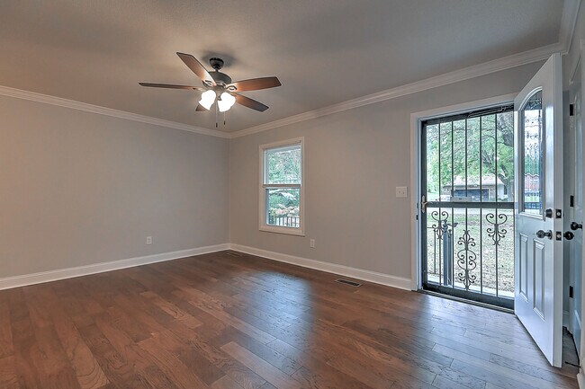 Foto del edificio - 2708 Schumway Dr