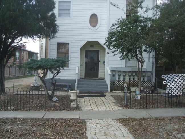 Building Photo - 303 Howard St.
