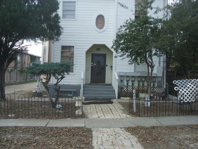Building Photo - 303 Howard St.