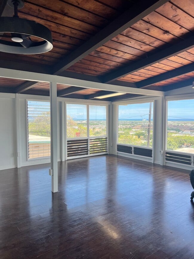 Building Photo - Scenic Island Living with Unmatched Conven...