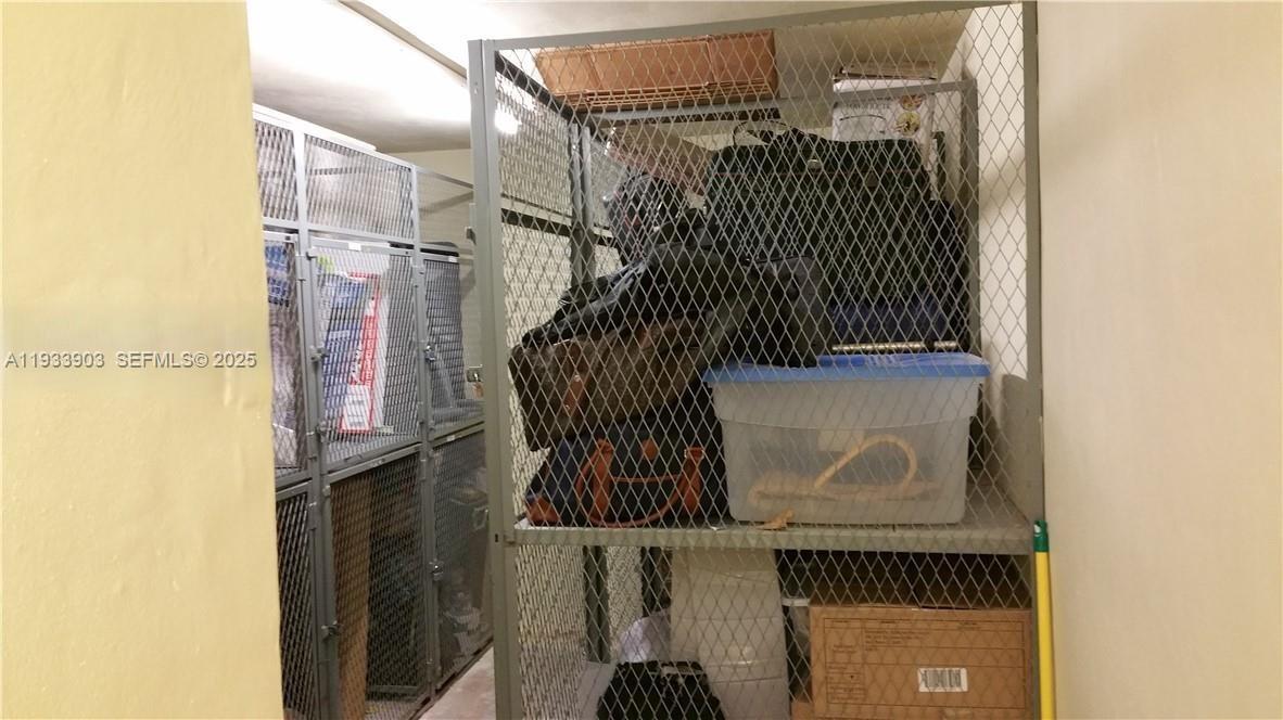 Foto del edificio - 220 Lakeview Dr