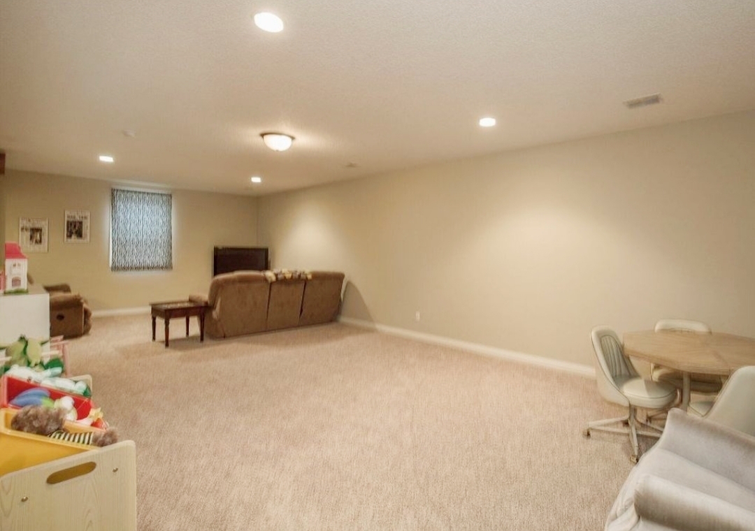 Primary Photo - 800 Wild West Dr