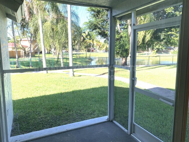 Foto del edificio - 848 SW 10th St