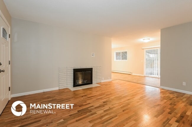 Building Photo - 1010 14th St NW