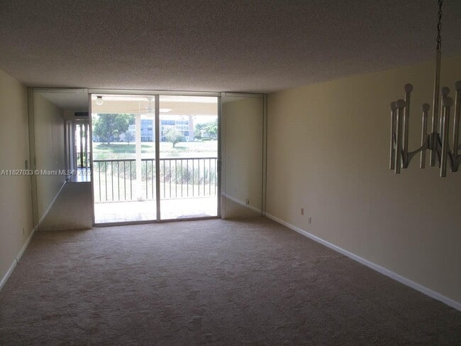Building Photo - 7210 Lake Cir Dr