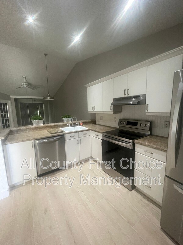 Foto del edificio - 220 Phlox Dr