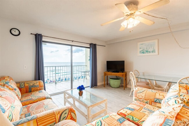 Building Photo - 8743 Thomas Dr