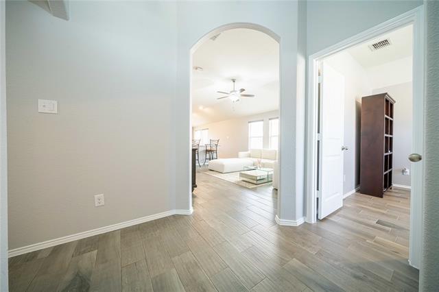 Foto del edificio - 8900 Devonshire Dr