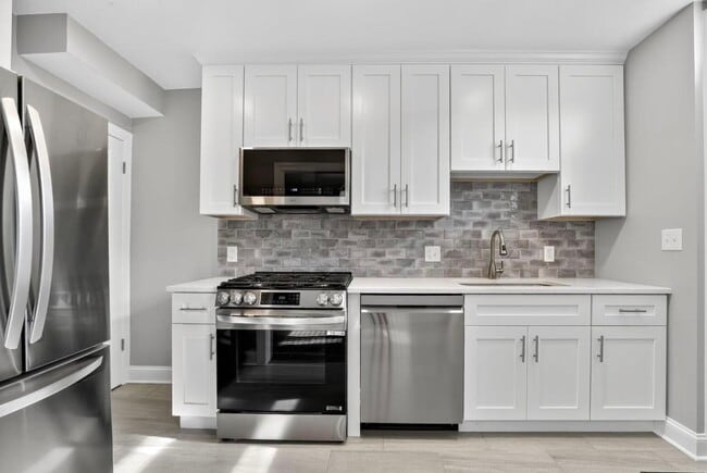 Building Photo - Totally Updated 3 + 2 on Crittenden