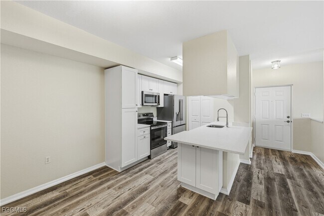 Building Photo - 6321 Aragon Way