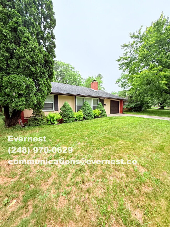 Building Photo - 17252 Sunnybrook Dr