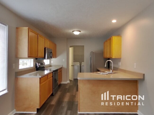 Foto del edificio - 6616 Dunsdin Dr