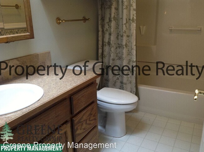 Building Photo - 7945 Holiday Valley Ct NW